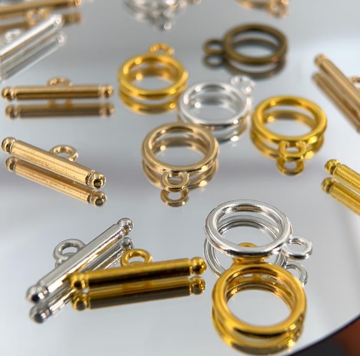 10 Set/Lotto Chiusure a T in M - Jewelry Making Articles recensione e prezzo